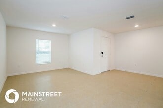 1357 Brenway Dr in Mascotte, FL - Foto de edificio - Building Photo