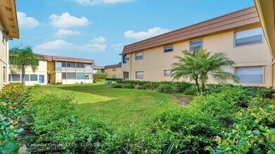 213 Saxony Ln in Delray Beach, FL - Building Photo - Building Photo