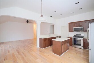 11713 Larch Valley Dr in Austin, TX - Building Photo - Building Photo