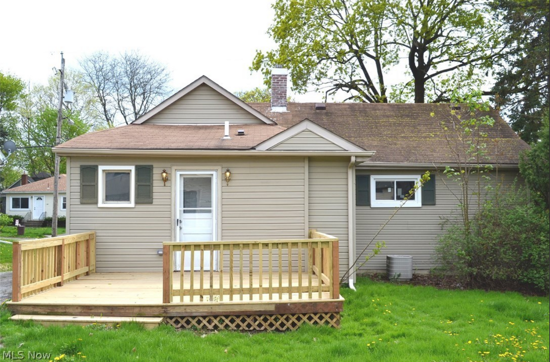 132 Olive St in Girard, OH - Building Photo