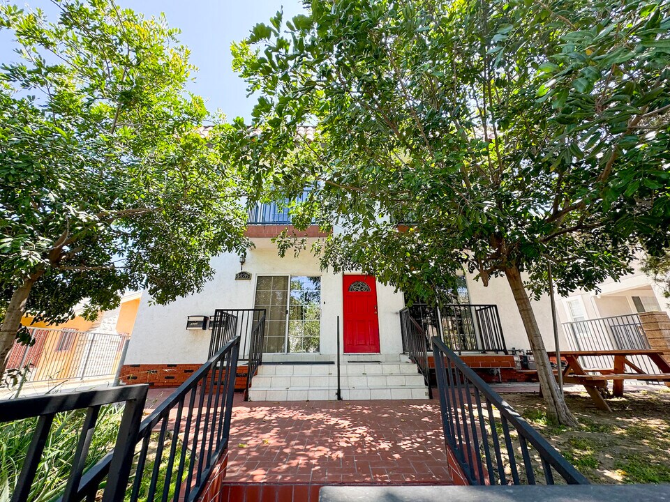 4428 Prospect Ave in Los Angeles, CA - Building Photo