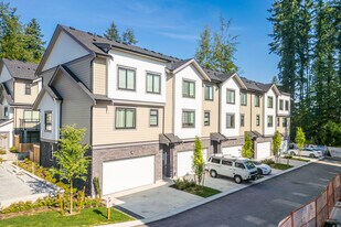 Ravens Park in Surrey, BC - Building Photo