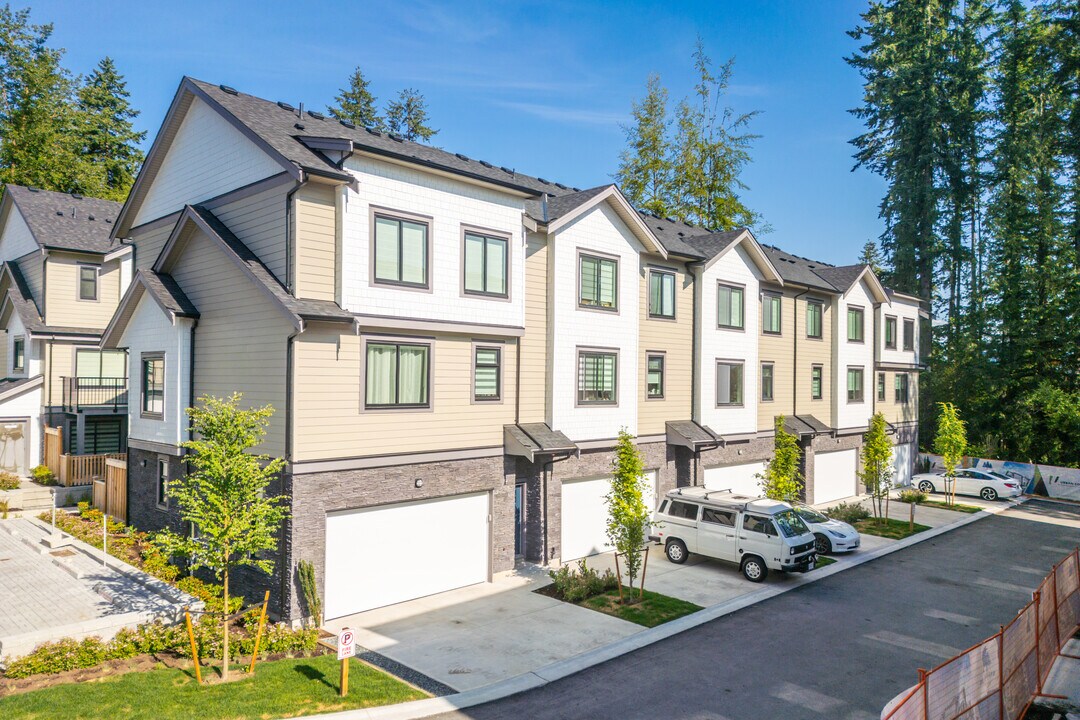 Ravens Park in Surrey, BC - Building Photo