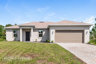 3353 Reservoir St in North Port, FL - Building Photo