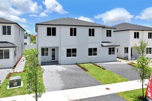 22431 SW 125th Ave in Goulds, FL - Building Photo