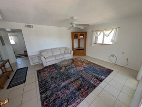 340 Base Ave E in Venice, FL - Building Photo - Building Photo