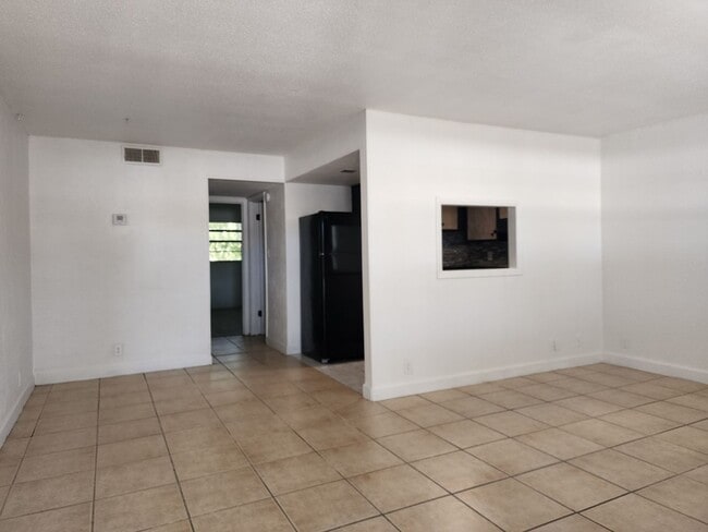 1140 S Ridgewood Ave in Daytona Beach, FL - Building Photo - Building Photo