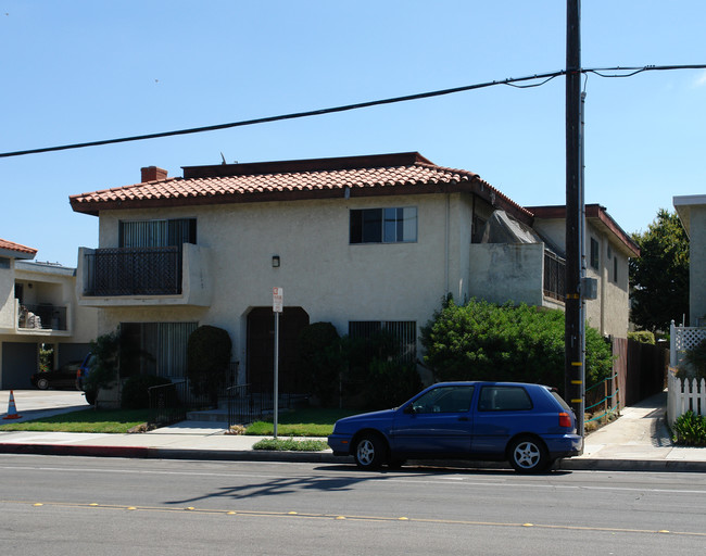 16712 Algonquin St in Huntington Beach, CA - Building Photo - Building Photo