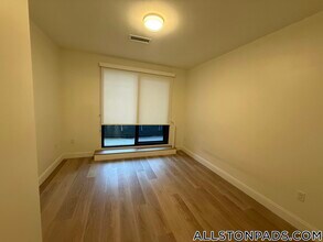 1079 Commonwealth Ave in Boston, MA - Building Photo - Building Photo