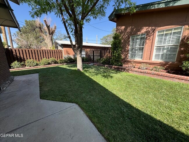 405 E Robinson Ave in El Paso, TX - Building Photo - Building Photo