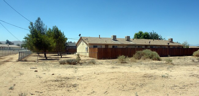 13195 Mohawk Rd in Apple Valley, CA - Building Photo - Building Photo