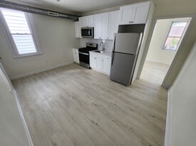 346 W Queen Ln, Unit 2