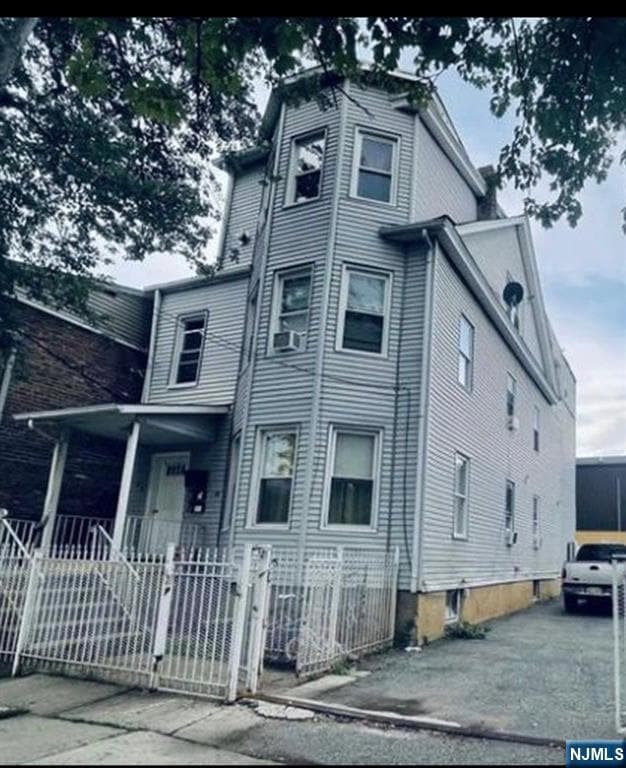 property at 44 Garfield Ave