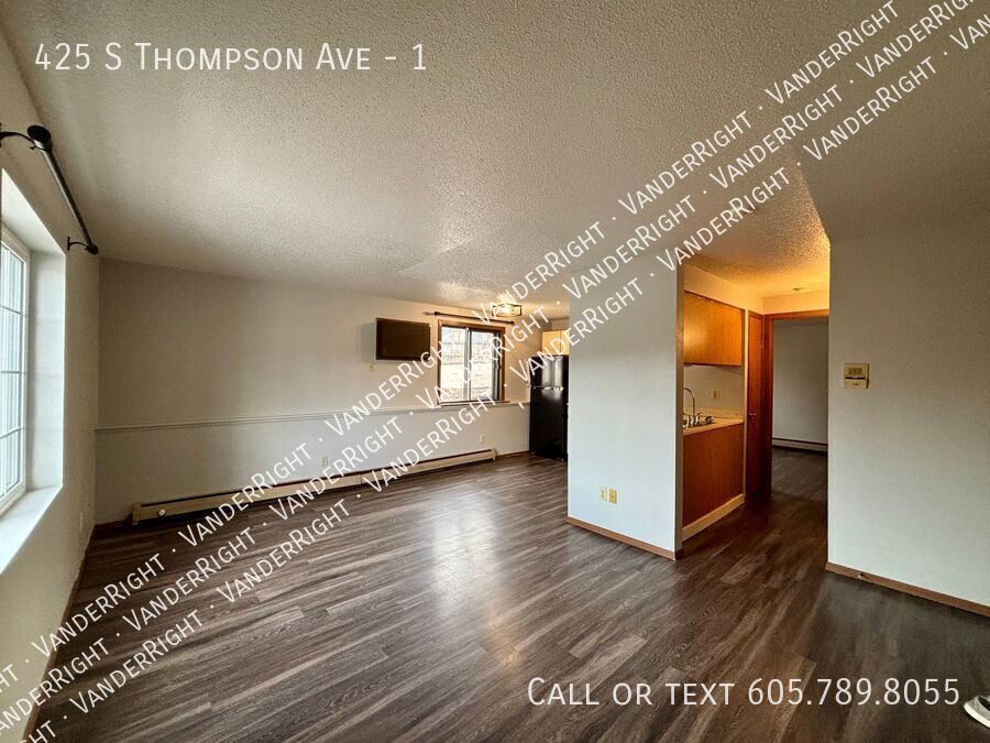 425 S Thompson Ave in Sioux Falls, SD - Building Photo