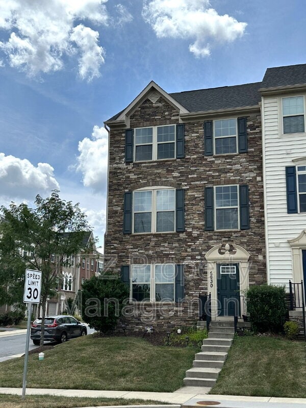 property at 5930 Jefferson Commons Way