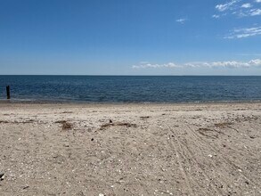 51 E Broadway in Milford, CT - Building Photo - Building Photo