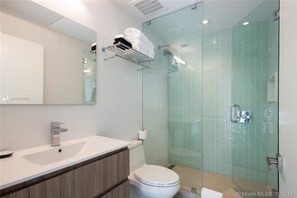 6080 Collins Ave-Unit -102 in Miami Beach, FL - Building Photo - Building Photo