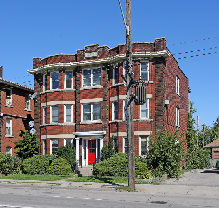 931 Main St E in Hamilton, ON - Building Photo