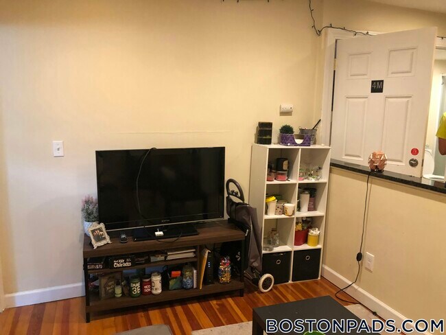 1450 Commonwealth Ave in Boston, MA - Building Photo - Building Photo