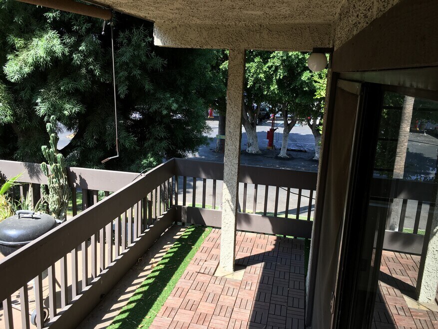 5310 Circle Dr, Unit 110 in Sherman Oaks, CA - Foto de edificio