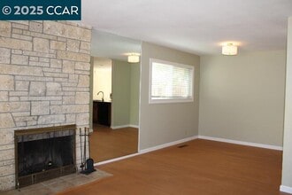 2710 Doidge Ave in Pinole, CA - Building Photo - Building Photo