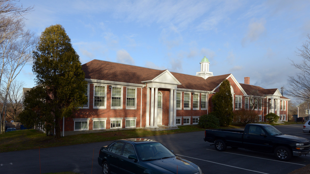 Anthony House in Portsmouth, RI - Building Photo