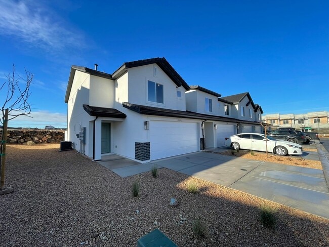 property at 3334 E Dungeon Dr