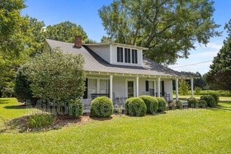 2666 NC-210 in Lillington, NC - Building Photo - Building Photo
