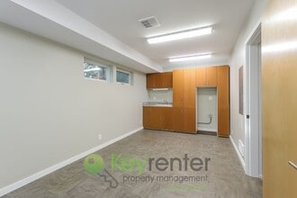 12012 33rd Ave NE in Seattle, WA - Building Photo - Building Photo