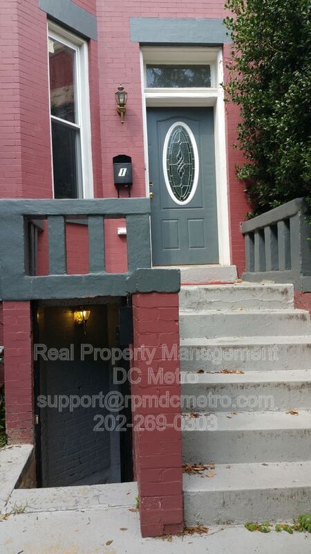 property at 117 W St NW