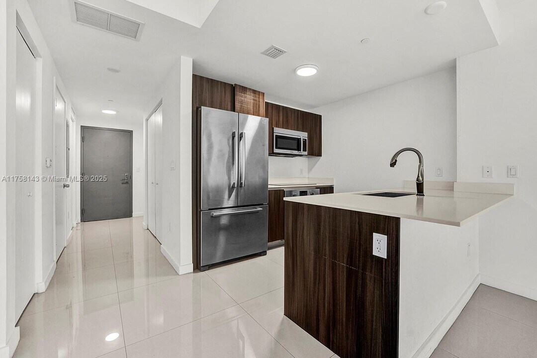 488 NE 18th St, Unit 3105 in Miami, FL - Foto de edificio
