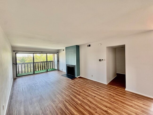 2140 Pauline Blvd, Unit 307 in Ann Arbor, MI - Building Photo - Building Photo