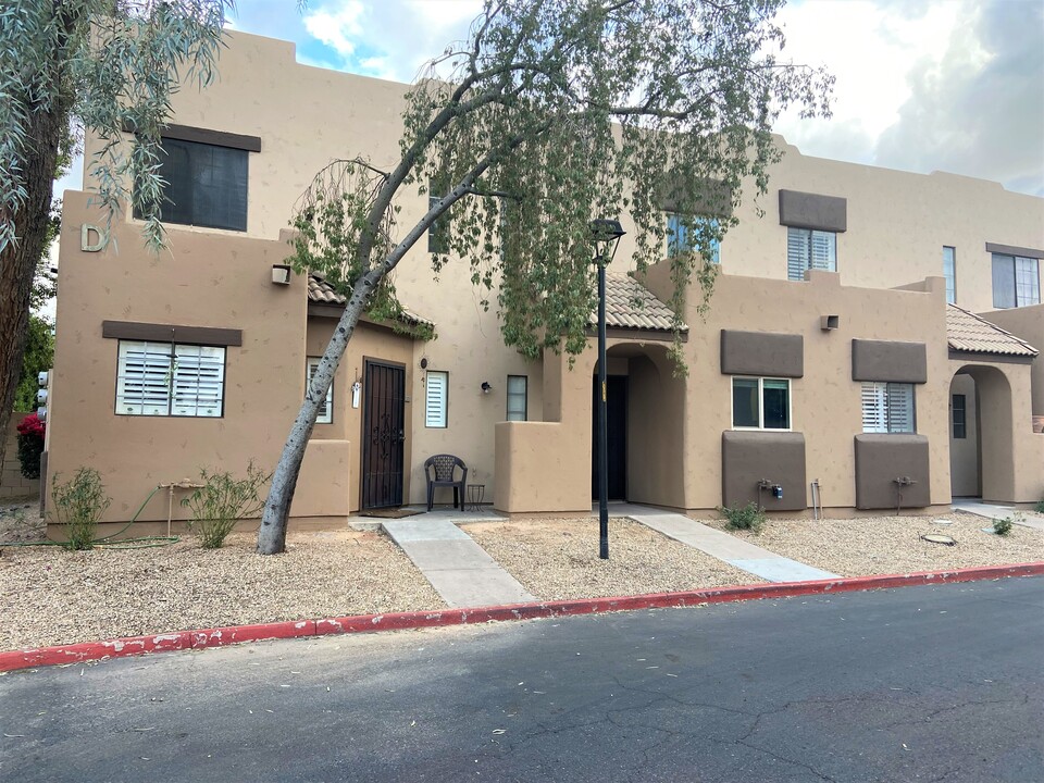 1935 W Morten Ave, Unit 23 in Phoenix, AZ - Building Photo