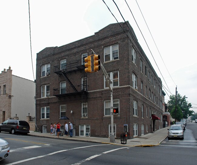 401 18th St in Union City, NJ - Foto de edificio - Building Photo