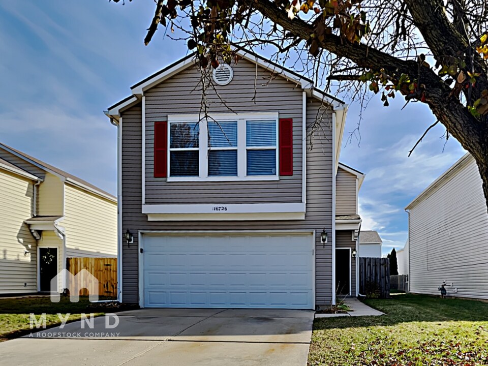 16726 Lowell Dr in Noblesville, IN - Building Photo