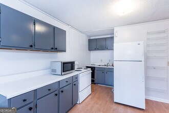 664 Bellemeade Ave NW in Atlanta, GA - Building Photo - Building Photo