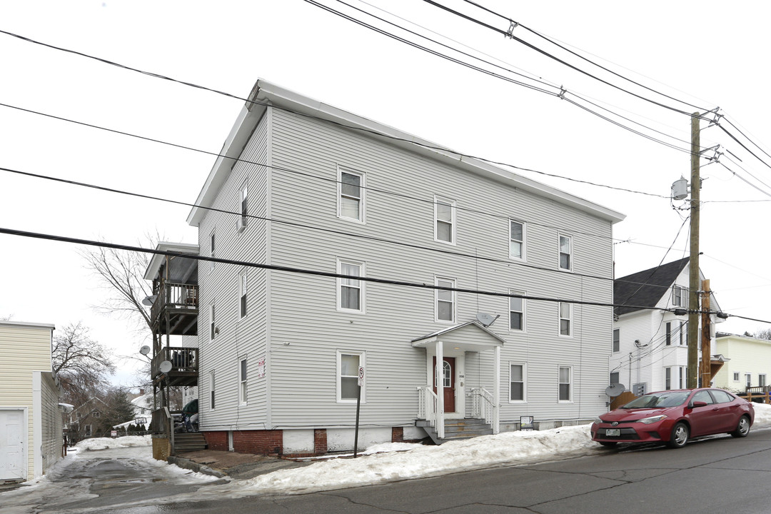 330 Lowell St in Manchester, NH - Building Photo