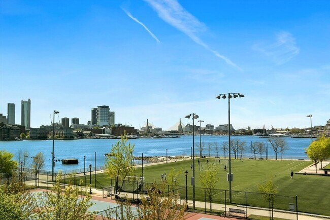 98 Sumner St, Unit #315 in Boston, MA - Foto de edificio - Building Photo