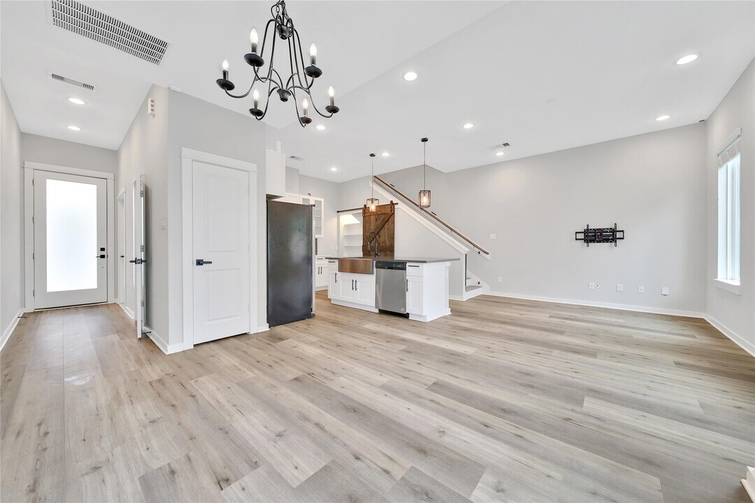 6727 Parker Oaks Ln in Houston, TX - Building Photo