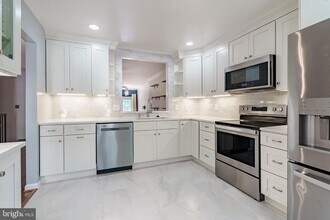 112 Gretna Green Ct in Alexandria, VA - Building Photo - Building Photo