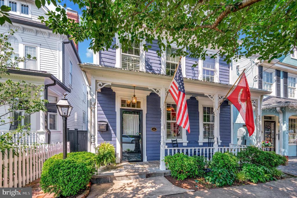 1102 Prince Edward St in Fredericksburg, VA - Building Photo