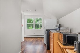 2 Douglas Pike in Smithfield, RI - Building Photo - Building Photo