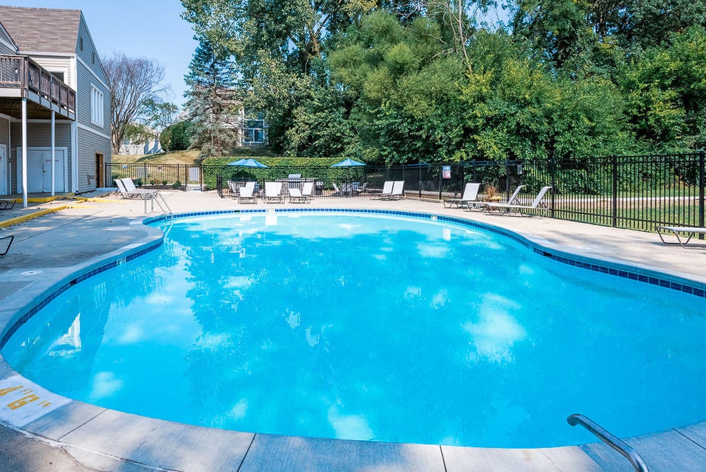 Eagle Creek Apartments in Indianapolis, IN - Building Photo