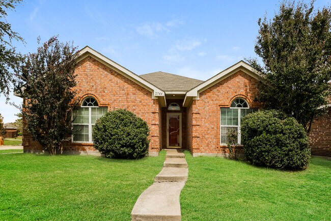 property at 2744 Ensenada Ln