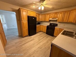 7 Steele St in Wilkes-Barre, PA - Building Photo - Building Photo