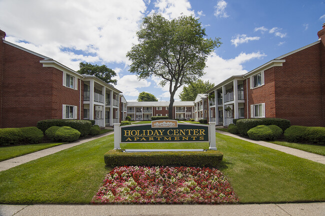 Holiday Center Apartments in Clinton Township, MI - Building Photo - Building Photo