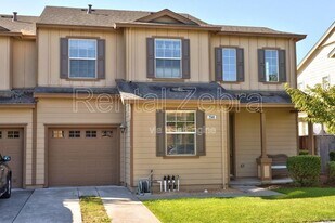 2348 Tedeschi Dr in Santa Rosa, CA - Building Photo