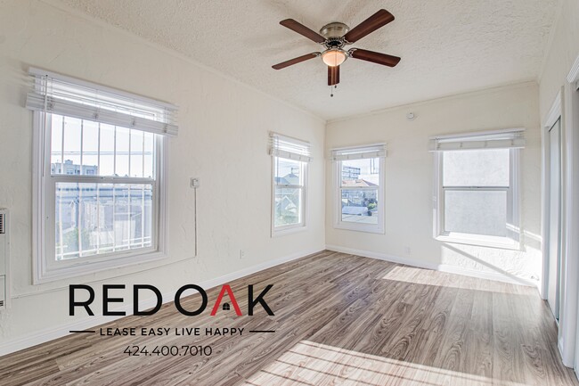 property at 921 S Bonnie Brae St