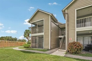 1001 Center Rd in Venice, FL - Building Photo