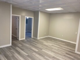 77 Railroad St in Johnson, VT - Building Photo